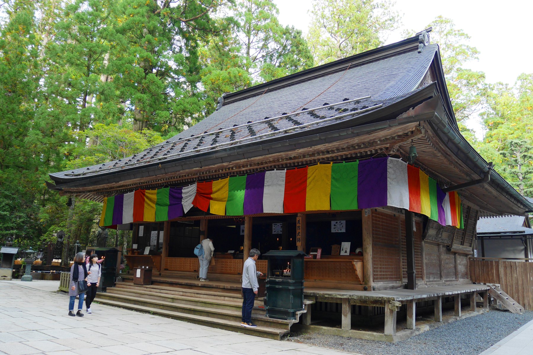 The sacred precincts of Okunoin in Koyasan