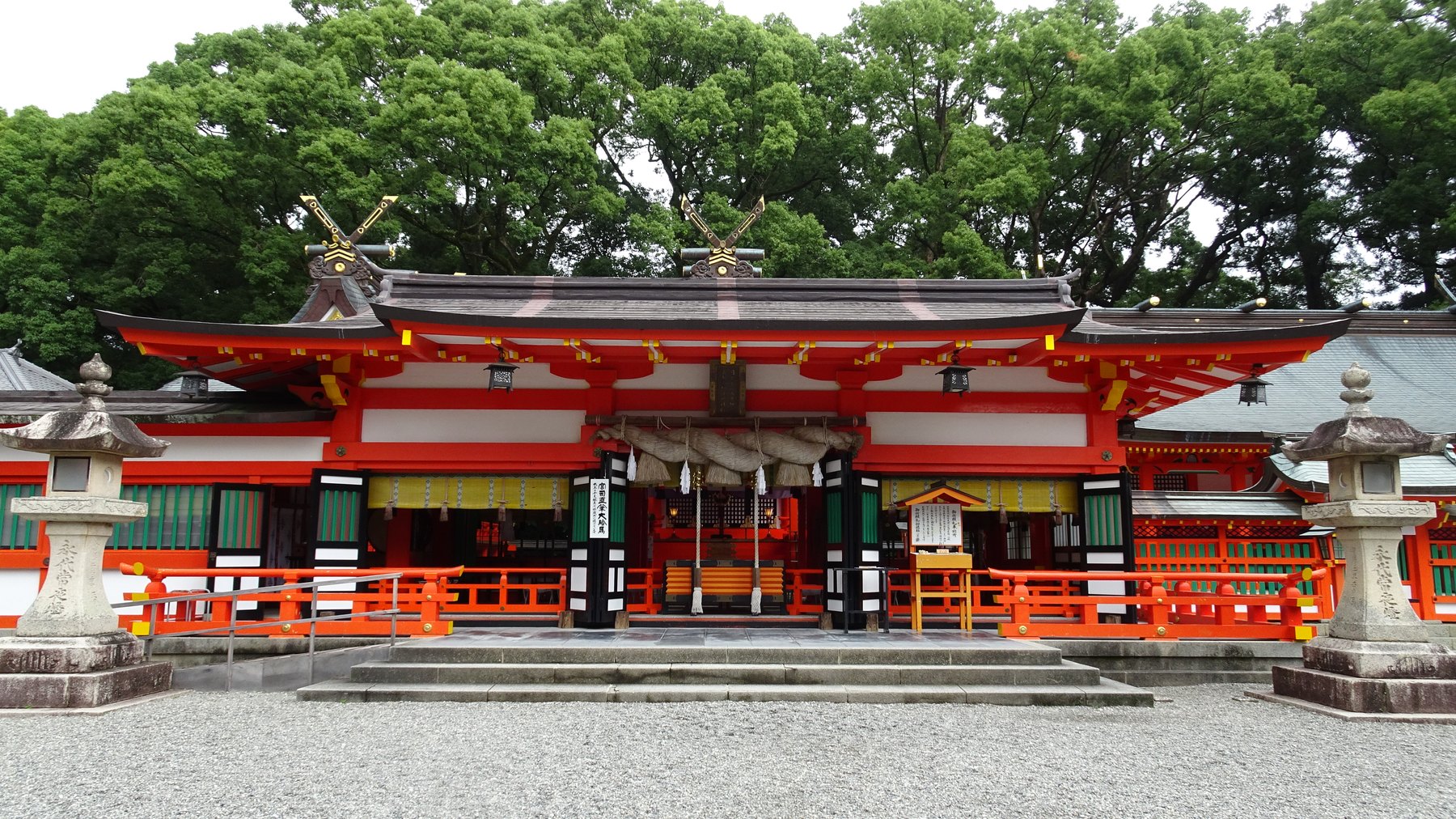 The vermilion buildings of Kumano Hayatama Taisha